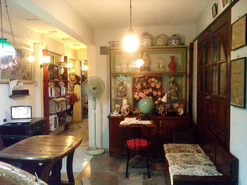 Отель Cafe De Baan Raow Бангкок Экстерьер фото